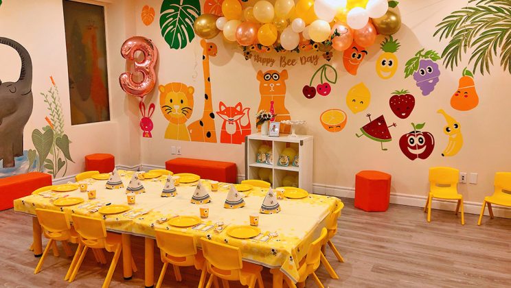 How to Decorate a Party Room in Your Home